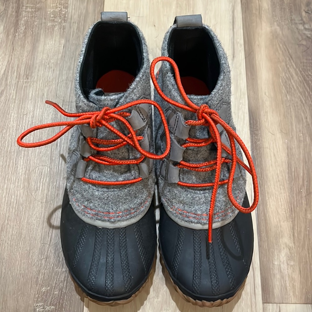 Sorel Boots (like new)